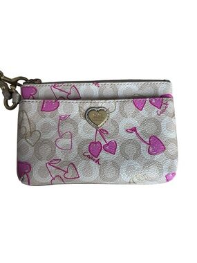💗 Coach Signature Heart & Cherry Print Wristlet 🍒✨